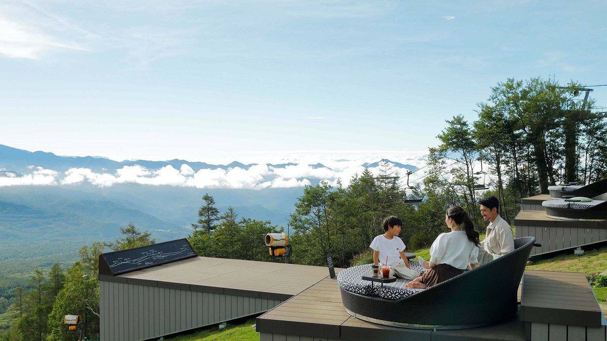 A panoramic view of Mount Fuji and the Southern Alps in Kiyosato, Sanmed Uz!