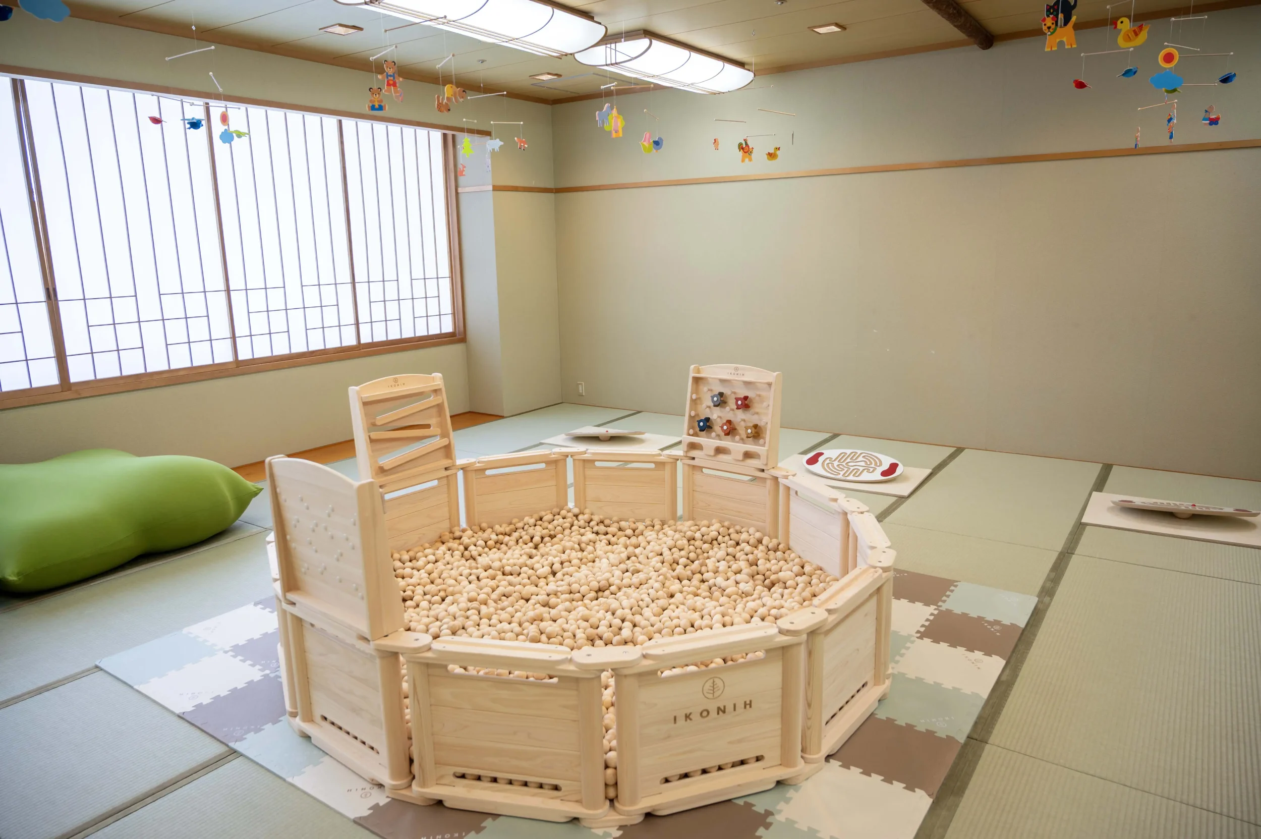 アクティビティールーム全景